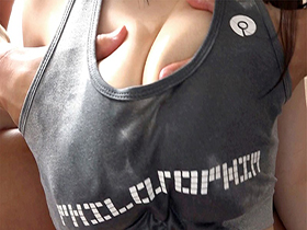 ジョギング爆乳娘 リク(I-cup) 乳首浮き出るノーブラボインをユッサユサ揺らして無意識に挑発してくる脇甘い系女子　サンプル画像04